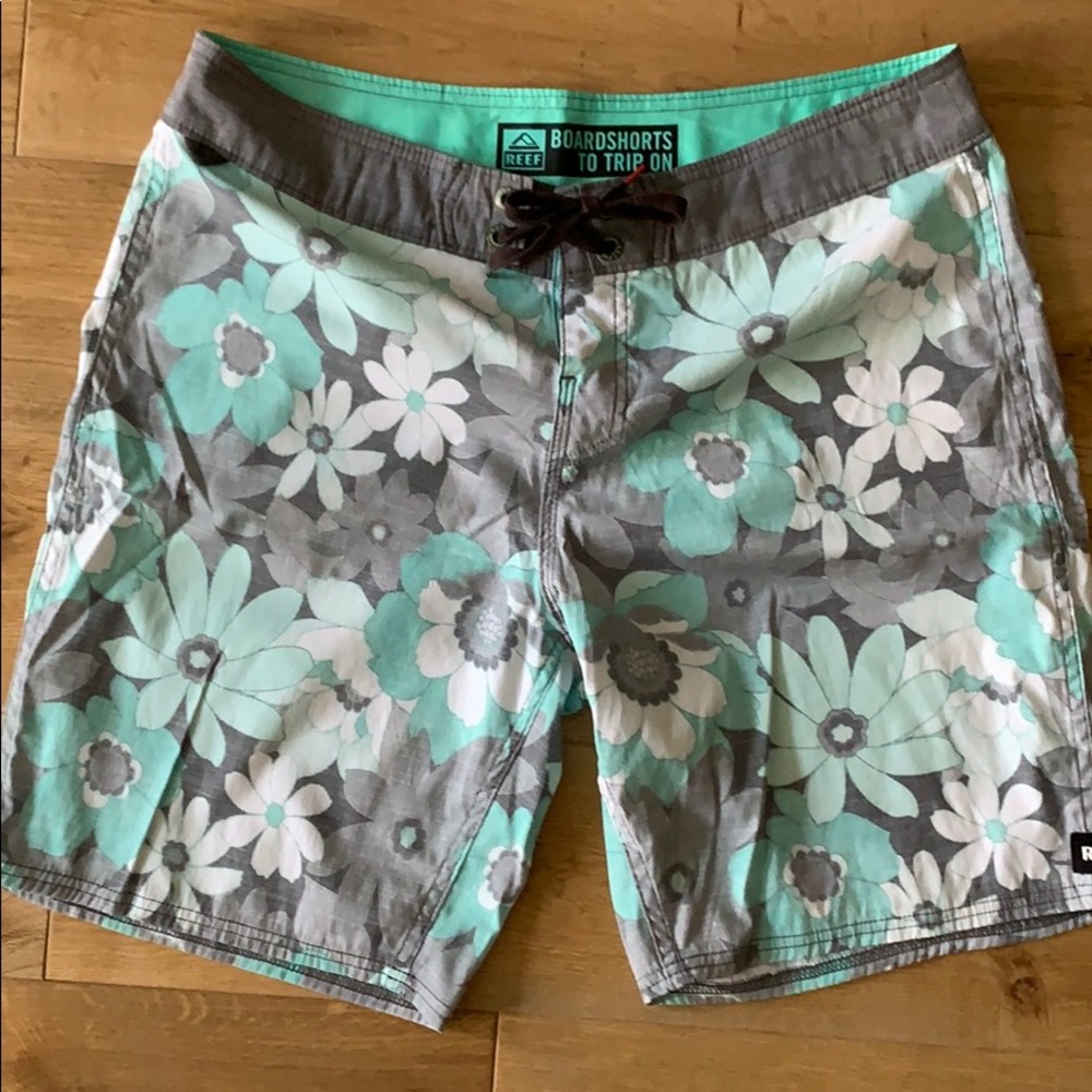 Reef Bathing suit unlined